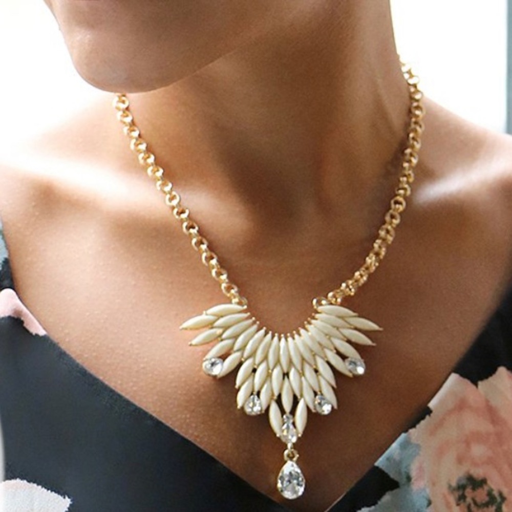 Crystal and Cream Resin Pendant Necklace